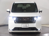 ハロゲンより明るく、より遠くまでさらなる安心感のあるLEDヘッドライトを採用。点灯忘れも防止できるオートライトコントロール機構付きです。
