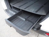 トランクルームにも収納引出しが搭載されており、アウトドア用品や細かい荷物の収納にも便利です♪