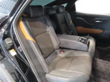 ゆとりある広々とした車内空間は、ドライブを始め買い物やレジャーなど、幅広く活躍します。一人でもみんなとでもお出かけを楽しみましょう!