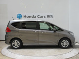 全長426cm、幅169cm、高さ171cmのお車になります。