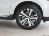 右前 18インチアルミホイール タイヤサイズは、225/60R18