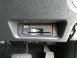 ETC付 料金所もスムーズに通れ、割引料金の適用もあります。ビルトインできれいに収まっており、見た目もスマートです。