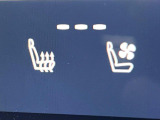 【シートヒーター&ベンチレーション】夏場は涼しい風でお尻や背中の熱やムレを防ぎ、冬はエアコンよりも早く温まってポカポカに!季節を問わず快適に過ごせます。