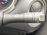 【オートライト】周りの明るさに応じて自動でヘッドライトの点灯・消灯ができる機能です!ライトの付け忘れ・消し忘れなどが無くなり、雨の日や夕方の走行も安心!トンネル通過時も便利ですね♪