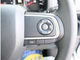お車選びをお楽しみ頂けるよう、在庫車の展示スペースを十分に確保しております。