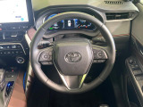 インテリアに合わせたデザインのステアリングは、運転される方のことも考え、運転しやすい形状、大きさです。是非一度、実際に触ってお確かめください。