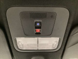エアコン操作パネルの左側に、スマートフォンなどの充電可能なUSB端子と、音源などの外部入力の可能なUSB端子がついています。移動中に充電もできるので便利です。