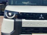 LEDヘッドライトは、本当に明るくて安全です。暗い夜道からお客様を守ってくれます。運転しやすいですし、自慢にもなるかも?黄色いハロゲンライトと見比べてください。