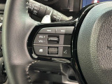 ステアリングにオーディオ操作スイッチが付いています。オーディオ画面に直接タッチしなくても操作が出来ますので、運転に集中できます。