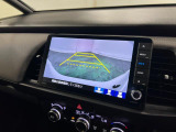 後方の死角をしっかりカバーするバックカメラ付き。駐車が苦手な方にも安心です。