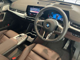 BMWの操作パネルは使いやすさを追求し日常生活で必要なボタン&スイッチを使えるようにした構造となっております。購入時から沢山触って体感してください。