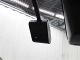 交通事故処理の迅速化等、運転中の「万が一」を記録してくれ、もしもの時も心強いドライブレコーダーを装備しています。