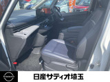 助手席も広く、スムーズに乗り降りいただけます!
