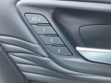 シンプルながらホールドの良いシートです。長く座っていても疲れにくいです☆