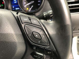 【ステアリングスイッチ】右です。ハンドルから手を離さず、運転に集中したまま手元でマルチインフォメーションディスプレイ内の表示切替などができます。