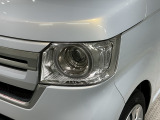 LEDヘッドライトは、点灯の瞬間から最大光量を発揮し、突然暗くなるトンネルなどでの安定感を高めます。