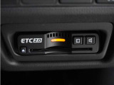 ◆ETC2.0装着◆進化したドライブ体験。料金収受システムだけだったETCが生まれ変わって、高速道路を賢く使うETC2.0に進化しました。多彩な情報サービスが便利で快適なドライブ体験を提供します。