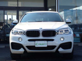 BMW在庫保有台数常時100台以上!ご来店の際はBMW本店(厚木市下荻野140-1)にご来店ください!弊社自慢の全天候型ショールーム!BMW在庫保有台数常時100台以上ございます!