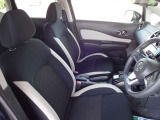 運転席画像になります。シートは目立つ様な大きな汚れ・ヘタリ・破れ等は御座いません。