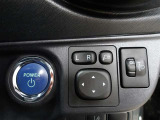 運転席から左右のドアミラーの開閉が可能です♪駐車場でのドアミラーの折り畳みが簡単です♪