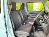 運転席シート廻りは使用感も少なく、良好な状態となっています。前オーナー様が丁寧に使っていたことがよくわかりますね。