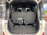 普段のお買い物や通勤、送迎等に十分な荷室スペースを確保しております。セカンドシートを倒すと、大きな荷物の積載も可能です♪