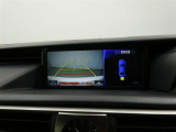 バックモニターがついていますので、バックでの駐車が苦手な方でも大丈夫です 実際のバック駐車は目視確認と合わせてお使い下さい