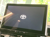 【10.5インチナビ】高級感とインパクトのある大画面ナビを装備。各種オーディオ操作はもちろん、スマホ連携もできる利便性の高いナビです♪