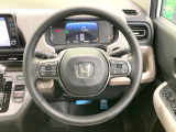【純正革巻きステアリング】上質な革を使用することで、手にしっかり馴染みとても運転しやすいハンドルです♪