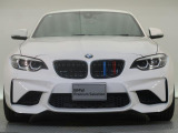 【キドニーグリル】BMWの代名詞。一目見ただけでBMWであると認識できる確固たるアイコンとして存在感を放ちます。