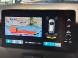 【マルチビューカメラシステム】専用のカメラにより、上から見下ろしたような視点で360度クルマの周囲を確認することができます☆死角部分も確認しやすく、狭い場所での切り返しや駐車もスムーズに行えます。
