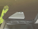 【トヨタセーフティセンス】走行中に前方の車両等を認識し、衝突しそうな時は警報とブレーキで衝突回避と被害軽減をアシスト。より安全にドライブをお楽しみいただけます。