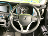 インテリアに合わせたデザインのステアリングは、運転される方のことも考え、運転しやすい形状、大きさです。是非一度、実際に触ってお確かめください。