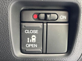 【パワースライドドア】スマートキーや運転席のスイッチでスライドドアの開閉が可能♪電動だから力を入れてドアを開ける必要が無く、小さいお子様でも、重い荷物を持っている時もラクに開け閉めできます♪