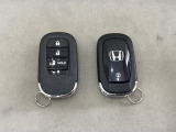 スマートキー付きですからドアロックの開閉およびエンジンスタートが楽々です。電動スライドドアの開け閉めもボタンで操作できます。スペアキーも同じものを用意しております。