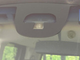 【シティブレーキアクティブシステム】低速走行中に前方の車両等を認識し、衝突しそうな時は警報とブレーキで衝突回避と被害軽減をアシスト。より安全にドライブをお楽しみいただけます。