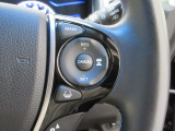 Hondaセンシングの機能のひとつ、アダプティブクルーズコントロール付!アクセルから足を離しても設定したスピードと前車との車間を保ち走行してくれます!車線維持もアシスト☆高速道路で疲労軽減ですね☆