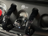 ●横滑り防止装置:トラクションコントロールを介してカーブ走行時などで車両の制御を行ってくれます。