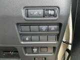 片側(助手席側)オートスライドドアです♪運転席のボタンやキーのボタンでも開閉できます!手荷物がいっぱいの時でも簡単にドアの開け閉めができるのでとっても便利です♪