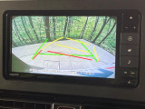 【バックカメラ】駐車時に後方がリアルタイム映像で確認できます。大型商業施設や立体駐車場での駐車時や、夜間のバック時に大活躍!運転スキルに関わらず、今や必須となった装備のひとつです!