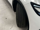 タイヤサイズは235/45R21!残り溝は5ミリ程度です!
