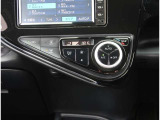 【オートエアコン】1年中快適な室内を提供!車内温度を設定すると、風量を自動で調整してくれます。