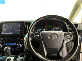 運転する空間としても、くつろぎの空間としてもベストなインテリア。
