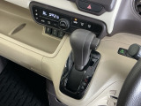 発進時から滑らかに加速する無段階変速のCVTはストップ&ゴーの多い街の中も快適です
