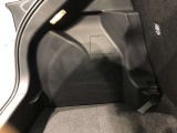 トランクにもライトが付いてます。夜間や地下駐車場などで便利です。