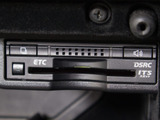 ★ETC(DSRC)が装備されています!!社外品とは違い収まりの良いデザインが人気!高速道路を利用する際は必需品ですよね!!ストレス無く料金所を通過出来ます!!