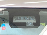 【スズキ セーフティサポート】走行中に前方の車両等を認識し、衝突しそうな時は警報とブレーキで衝突回避と被害軽減をアシスト。より安全にドライブをお楽しみいただけます。