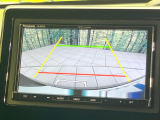【バックカメラ】駐車時に後方がリアルタイム映像で確認できます。大型商業施設や立体駐車場での駐車時や、夜間のバック時に大活躍!運転スキルに関わらず、今や必須となった装備のひとつです!