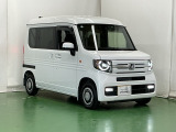 スライドドアなら狭い駐車場でもドアをぶつける心配がありません。ステップが低く乗り降りもしやすいです。