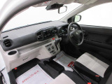 ダイハツのお店では、ダイハツ車を知り尽くしたプロフェッショナルが、専用の診断機器を使って各システムを点検しております。